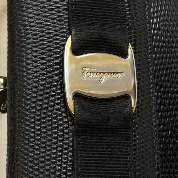 Salvatore Ferragamo Vara Bow Black Embossed Leather Trifold Kiss Lock Wallet EUC - Picture 3 of 10